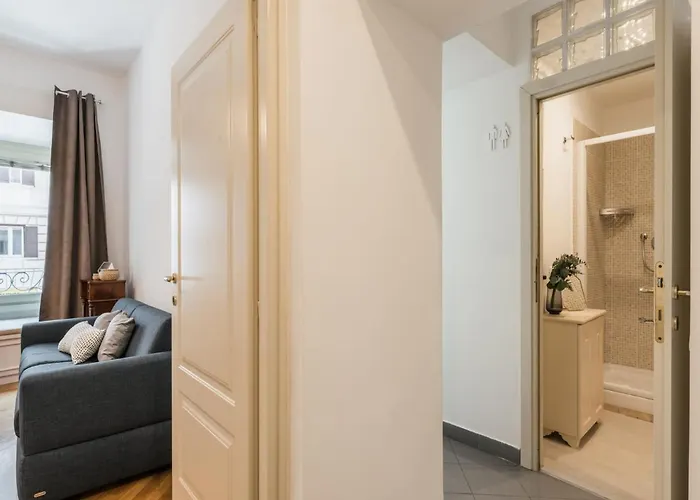 Апартаменты The Rent - Two-bedroom In Colosseum Area *