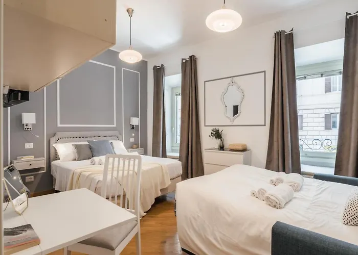 The Rent - Two-bedroom In Colosseum Area Рим